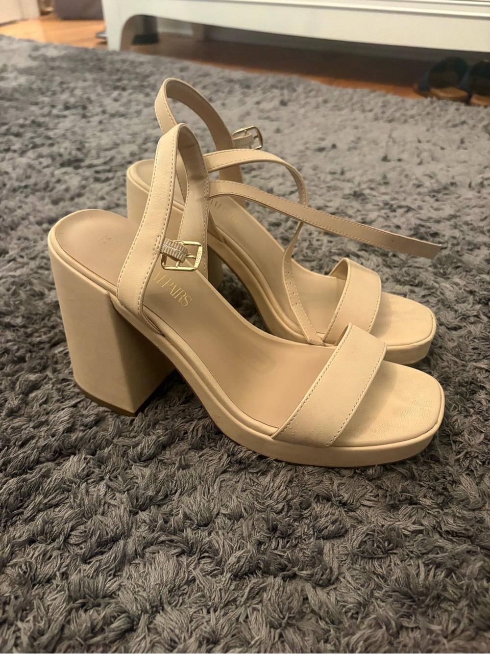 Dream Pairs Beige Block Heel - 8.5